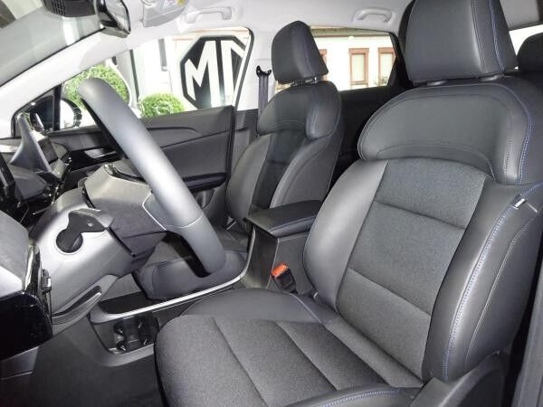 MG MG4 Luxury (64 kWh) MY24 Privat