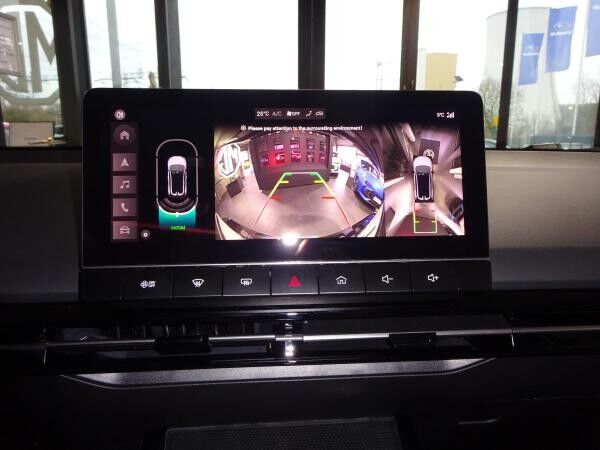 MG MG4 Luxury (64 kWh) MY24 Privat