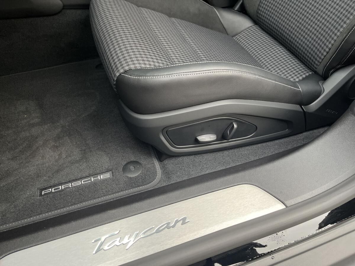 Porsche Taycan Sport Turismo Sport Chrono,BOSE,Pano.,Privacy,Head-Up