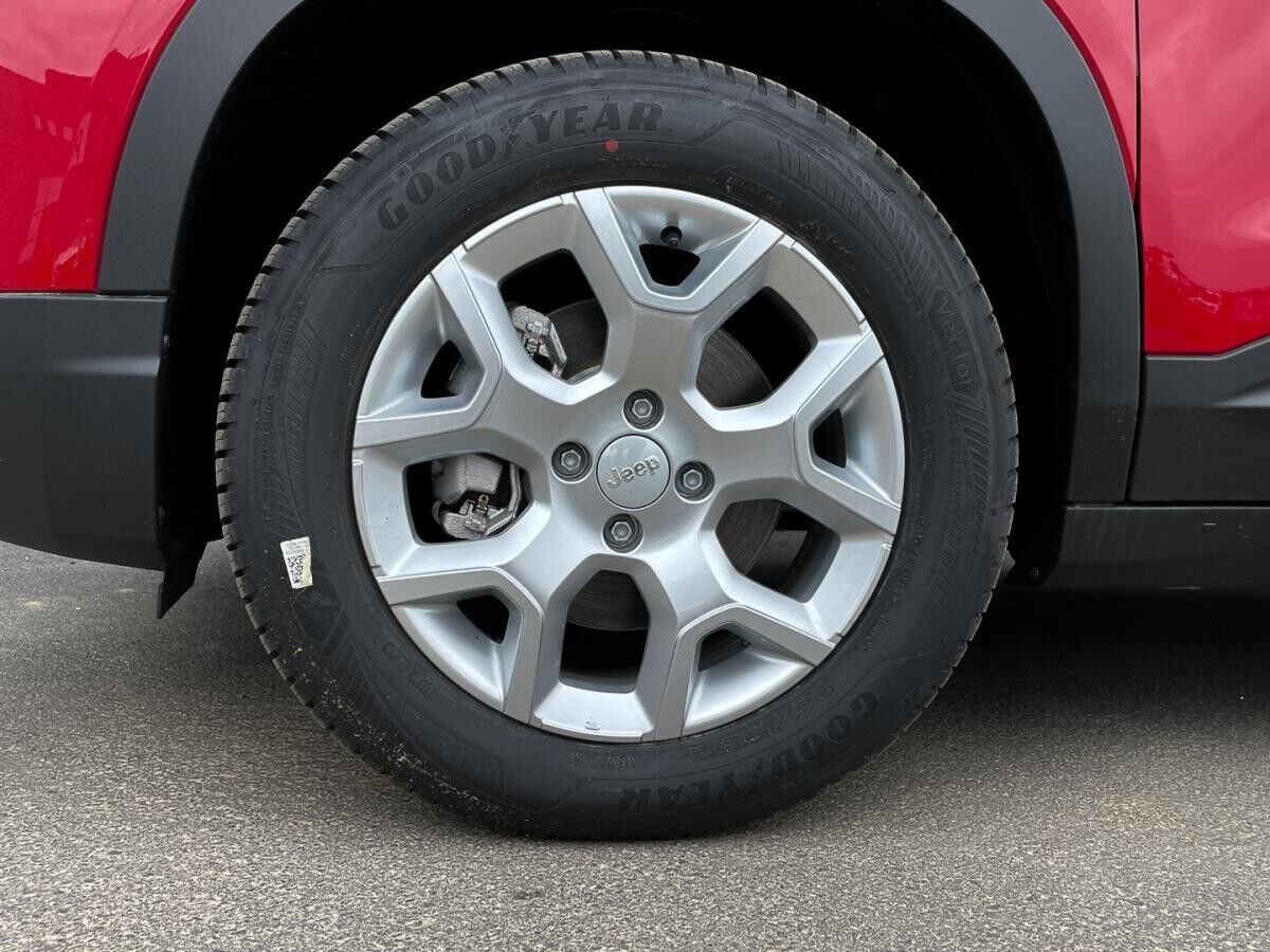 Jeep Avenger ALTITUDE 17 Zoll ALLWETTERREIFEN