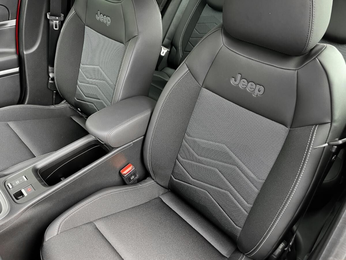 Jeep Avenger ALTITUDE 17 Zoll ALLWETTERREIFEN