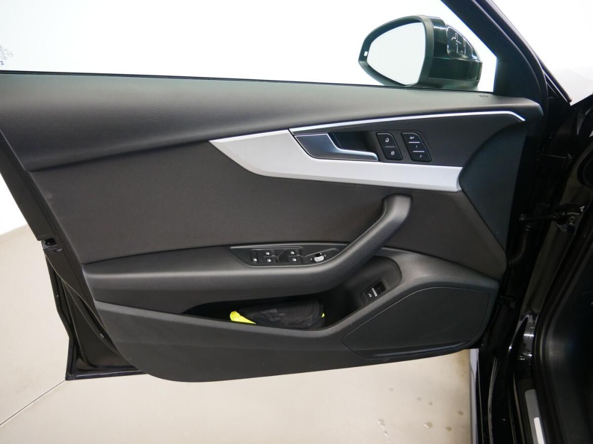 Audi A4 Limousine 35 TDI advanced S tro. LED virt. Cock.+ NAVI+