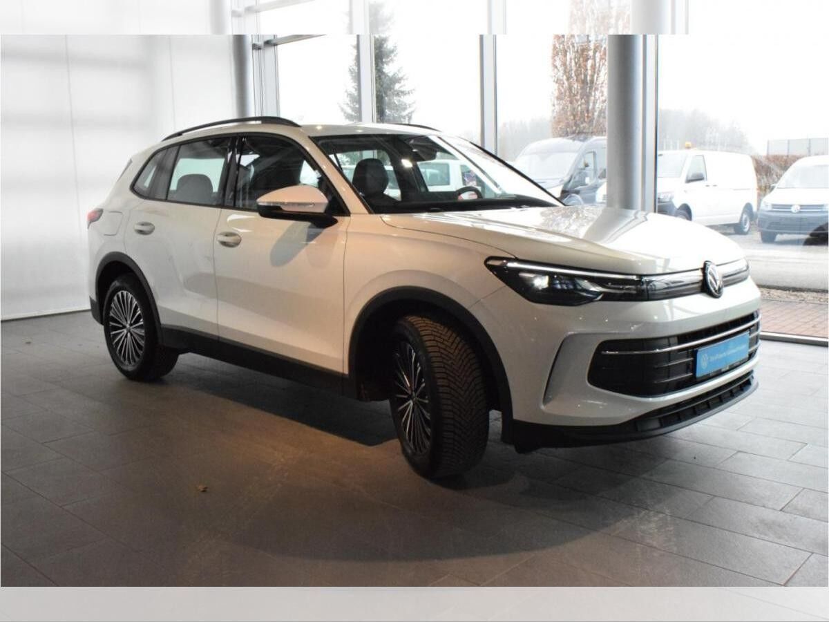 Volkswagen Tiguan Life 2.0 TDI DSG NAVI LED AHK PDC SHZ