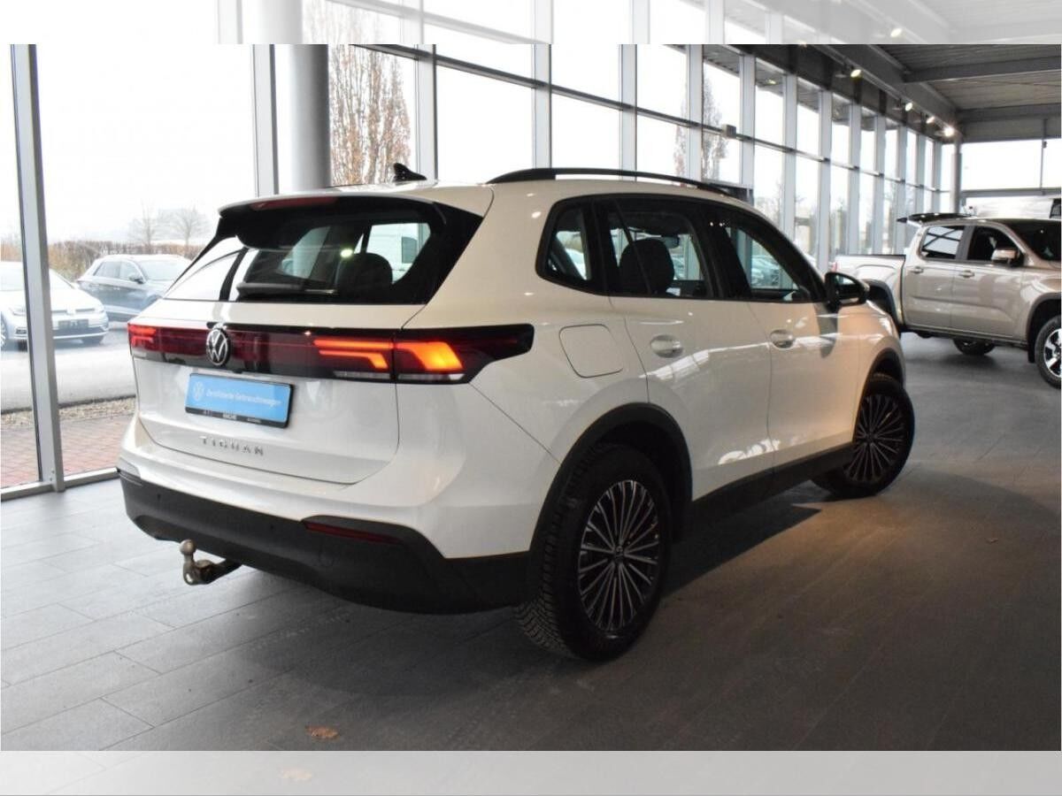 Volkswagen Tiguan Life 2.0 TDI DSG NAVI LED AHK PDC SHZ