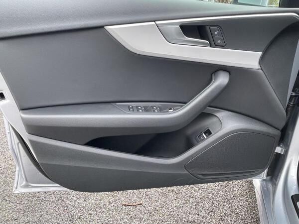 Audi A4 Avant 35 TDI LED Navi PDC+ AHK Leder