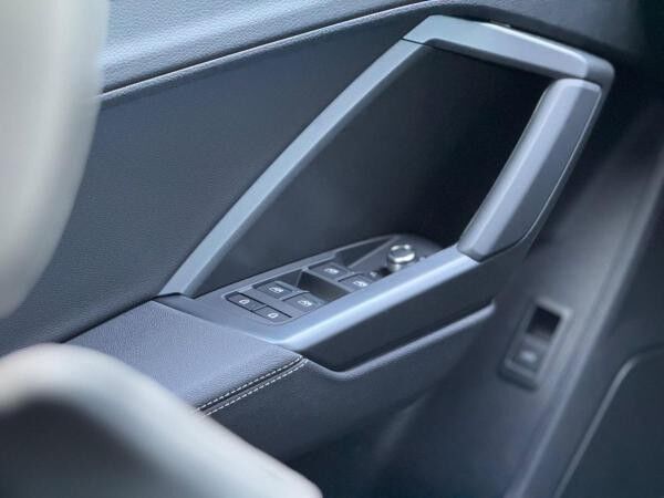 Audi Q3 S line 35 TDI NAVI*MATRIX*AHK*PANO*VIRTUAL*SONOS