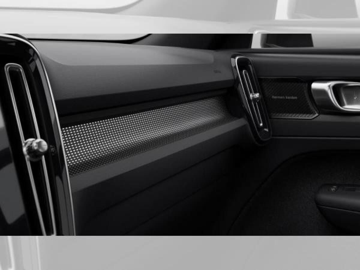 Volvo XC40 Volvo XC40 Plus Black Edition Volvo XC40 Volvo XC40 Plus Black Edition