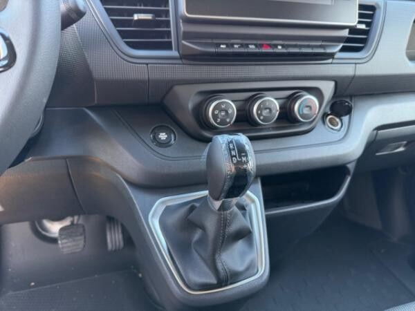 Renault Trafic Kastenwagen Komfort L1H1 3,0t Blue dCi 150 EDC+Totwinkelassistent+Spurhalteass.+