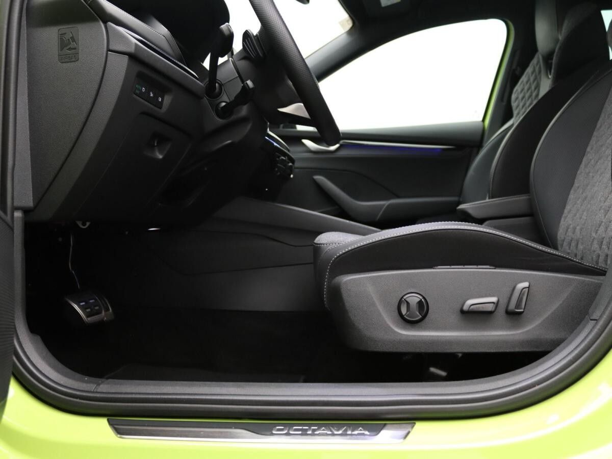 Skoda Octavia Combi Sportline 2.0TDI DSG/ Matrix, Navi