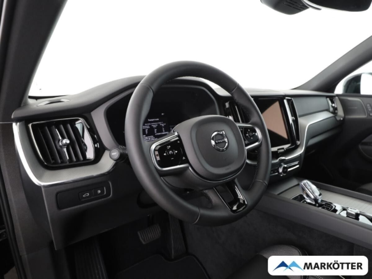 Volvo XC60 Plus Dark Recharge Plug-In Hybrid AWD T6