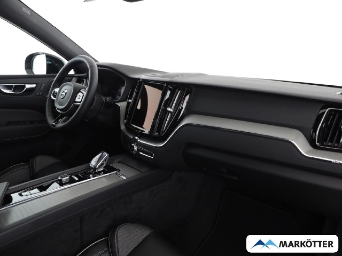 Volvo XC60 Plus Dark Recharge Plug-In Hybrid AWD T6