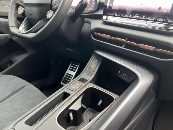 Cupra Terramar VZ 2.0 TSI ACC/Akebono/HUD/Navi/HD-Matrix/Panorama/Sennheiser/20"