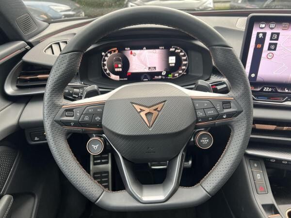 Cupra Terramar VZ 2.0 TSI ACC/Akebono/HUD/Navi/HD-Matrix/Panorama/Sennheiser/20"