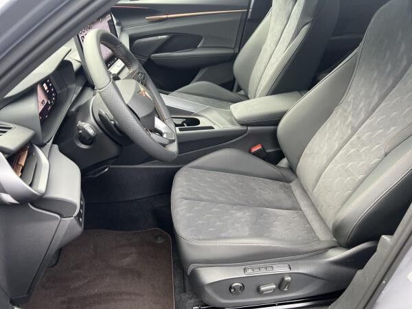 Cupra Terramar VZ 2.0 TSI ACC/Akebono/HUD/Navi/HD-Matrix/Panorama/Sennheiser/20"