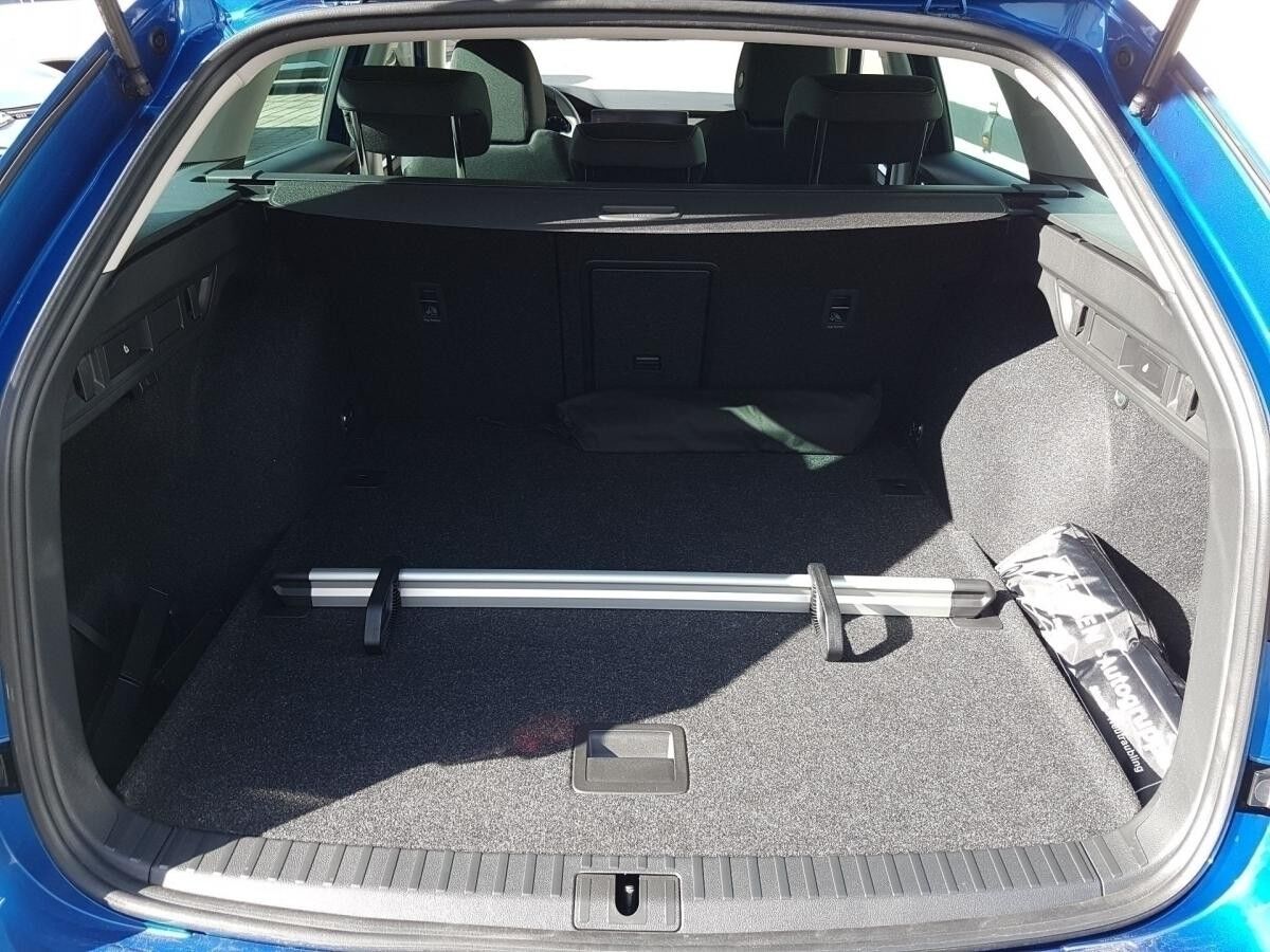 Skoda Octavia Combi Tour 2.0 TDI DSG NAVI/FSE/LED/KESSY