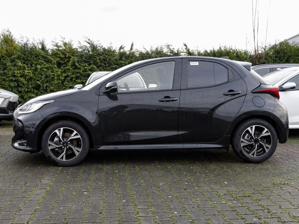 Toyota Yaris Hybrid Team D *WINTERPAKET*