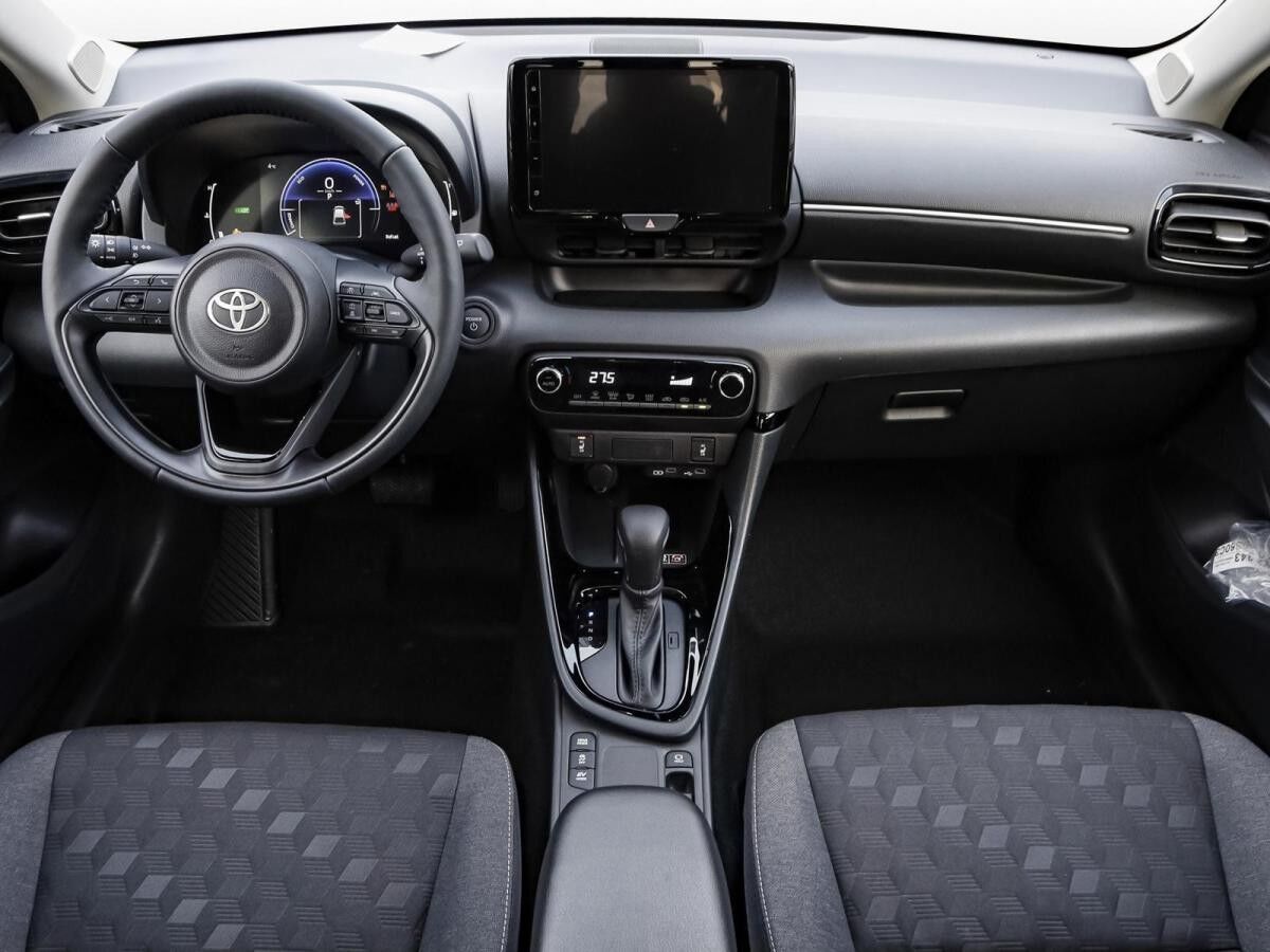 Toyota Yaris Hybrid Team D *WINTERPAKET*