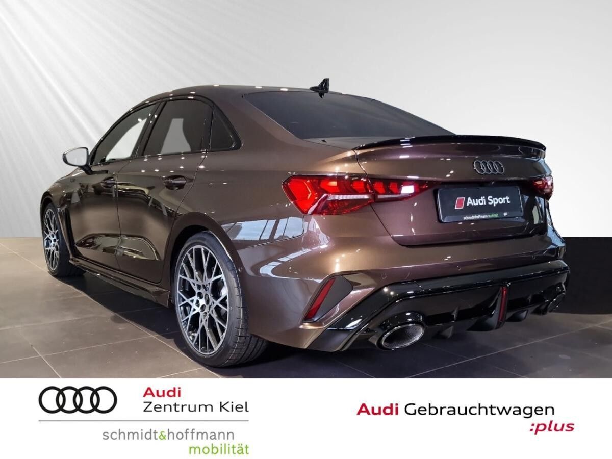 Audi RS3 Limousine *MACADAMIA METALLIC*SPORTABGAS*SCHALEN*PANO*VMAX280*SONOS*