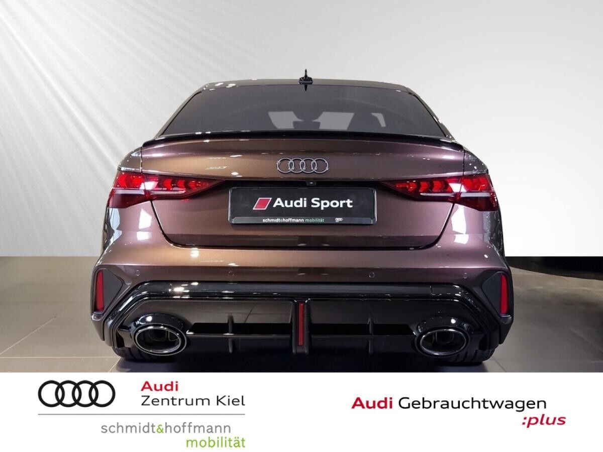 Audi RS3 Limousine *MACADAMIA METALLIC*SPORTABGAS*SCHALEN*PANO*VMAX280*SONOS*