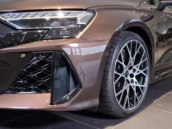 Audi RS3 Limousine *MACADAMIA METALLIC*SPORTABGAS*SCHALEN*PANO*VMAX280*SONOS*