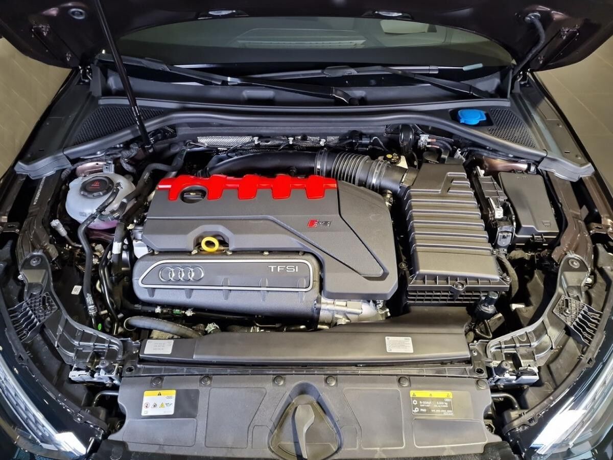 Audi RS3 Limousine *MACADAMIA METALLIC*SPORTABGAS*SCHALEN*PANO*VMAX280*SONOS*