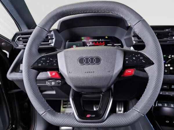 Audi RS3 Limousine *MACADAMIA METALLIC*SPORTABGAS*SCHALEN*PANO*VMAX280*SONOS*