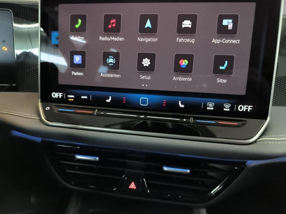 Volkswagen Passat l OPF 110 kW (150 PS) 7-Gang-Doppelkupplungsgetriebe DSG Business 1,5 eTSI DSG AHK Keyless SHZ LED