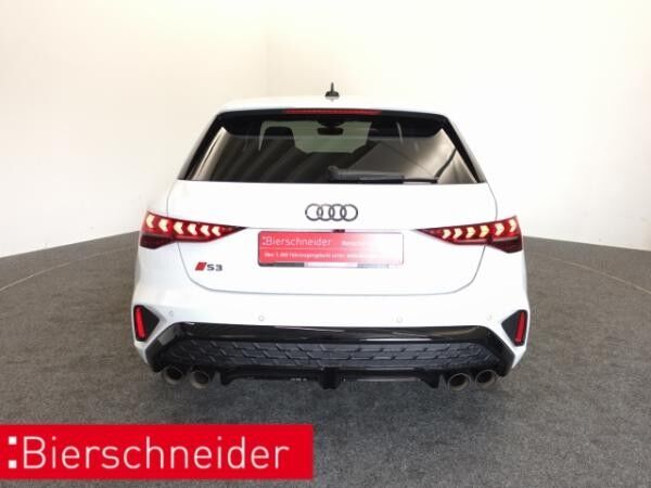 Audi S3 Sportback GARANTIE EA8 AKRAPOVIC PANO MATRIX PDC+KAMERA 19