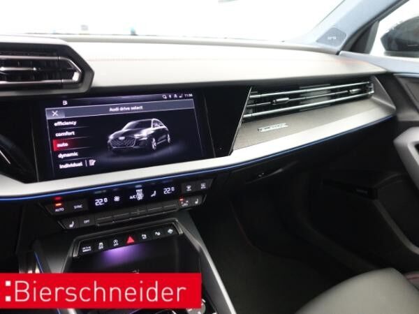 Audi S3 Sportback GARANTIE EA8 AKRAPOVIC PANO MATRIX PDC+KAMERA 19