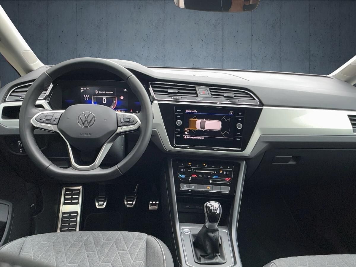 Volkswagen Touran MOVE 1.5 TSI 7-Sitzer ACC NAVI SHZ PDC