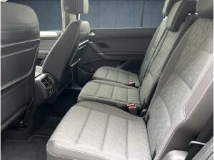 Volkswagen Touran MOVE 1.5 TSI 7-Sitzer ACC NAVI SHZ PDC