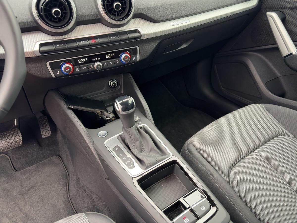Audi Q2 advanced 35 TFSI MATRIX+KAMERA+CARPLAY