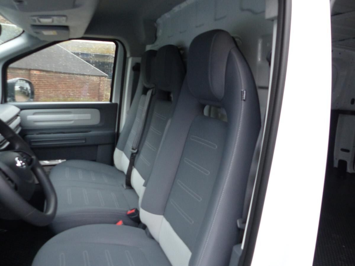 MAXUS eDeliver 5 **Elektro-64 kwh - L1**