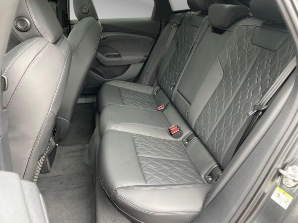 Audi S6 Avant edition 1 e-tron S line Pano AR-HUD B&O