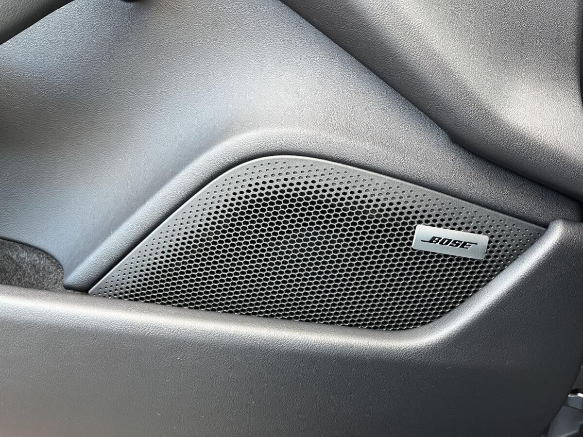 Porsche Taycan Sport Turismo Sport Chrono,BOSE,Head-Up,InnoDrive