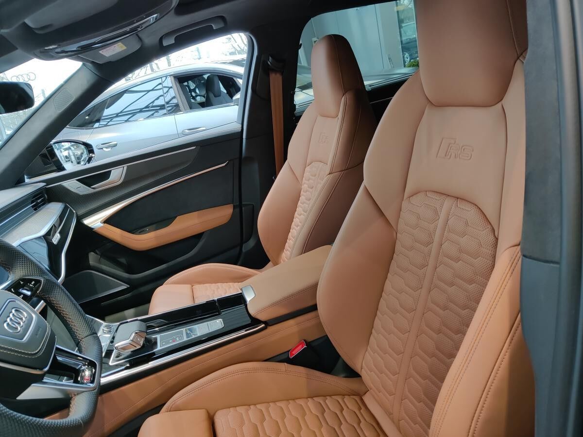 Audi RS6 Avant performance tiptronic - Individual Tiefgrün DMB SONDERLEASING !