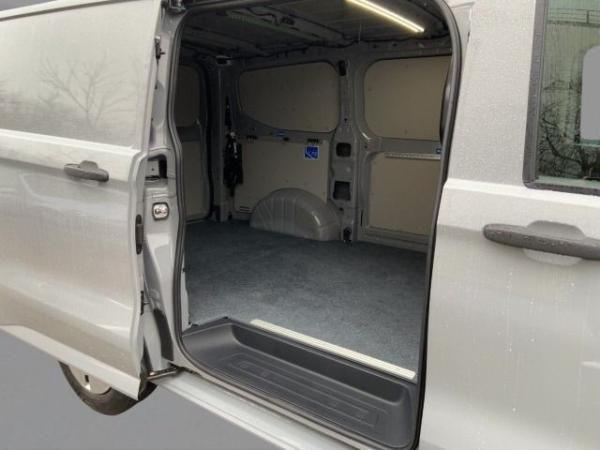 Volkswagen Transporter T7Kasten k.R. 2,0 TDI *Kurzzulassung*