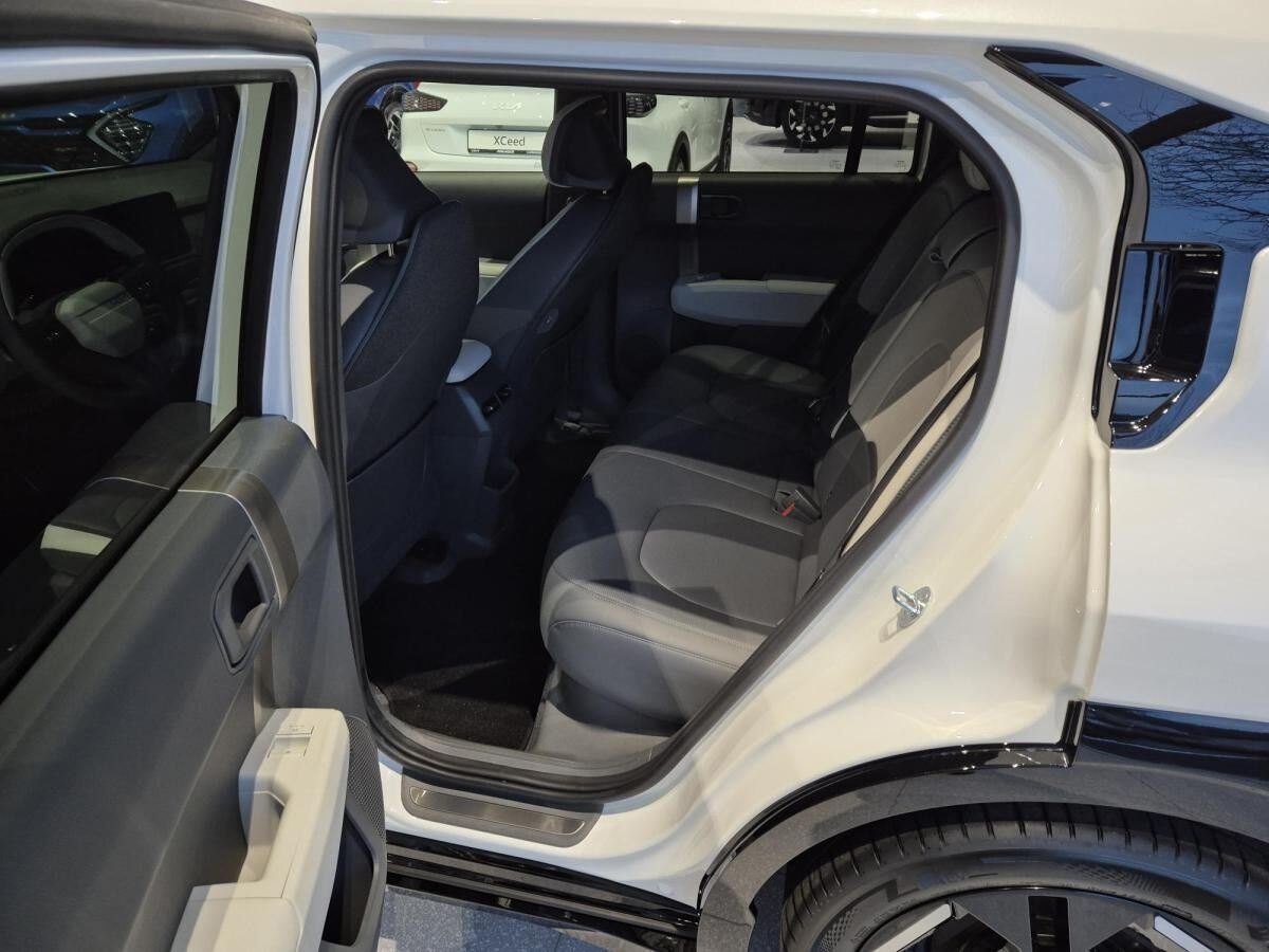 Kia EV3 AIR *Bestellfahrzeug* in Ludwigsburg bei Auto Haass