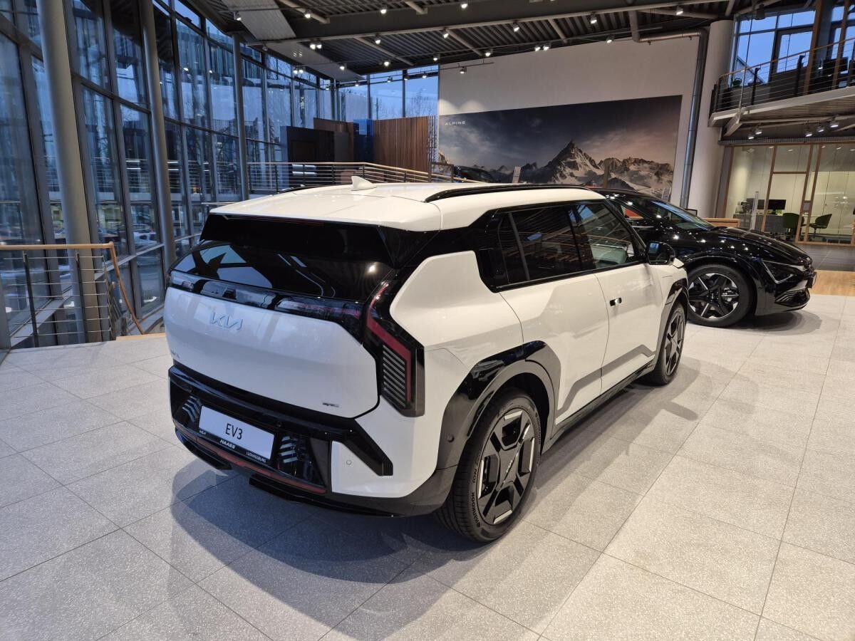 Kia EV3 AIR *Bestellfahrzeug* in Ludwigsburg bei Auto Haass