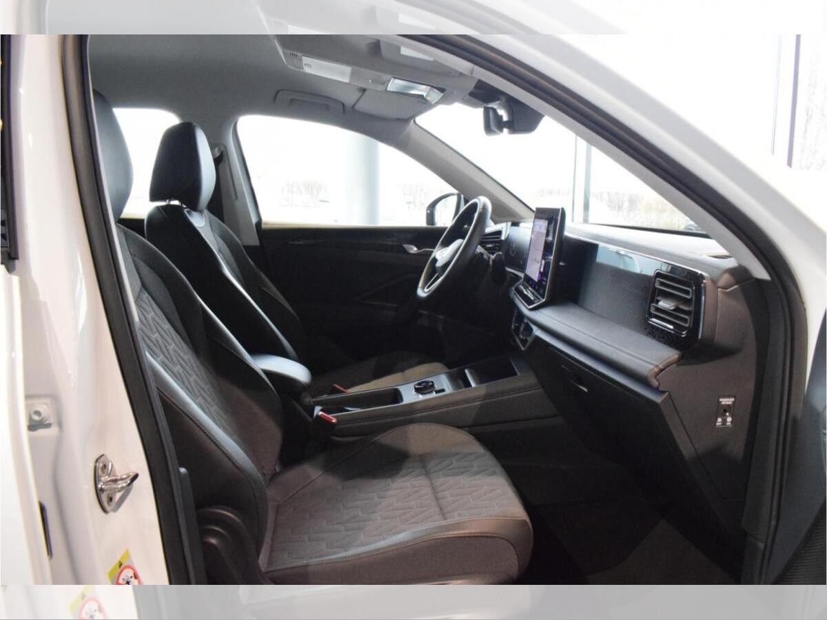 Volkswagen Tiguan Life 2.0 TDI DSG NAVI LED AHK PDC SHZ