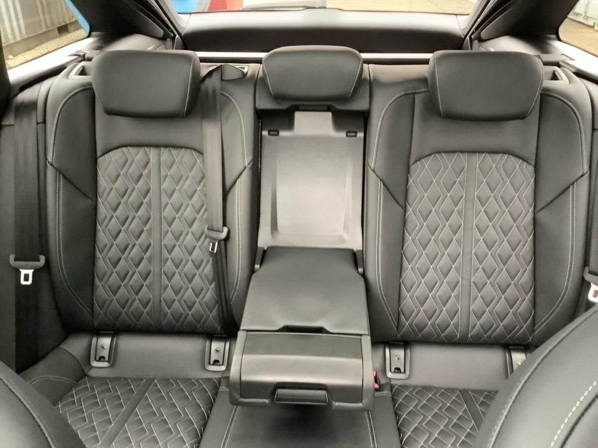 Audi A6 Avant S line 50 TDI quattro tiptronic Audi A6 Avant S line 50 TDI quattro tiptronic