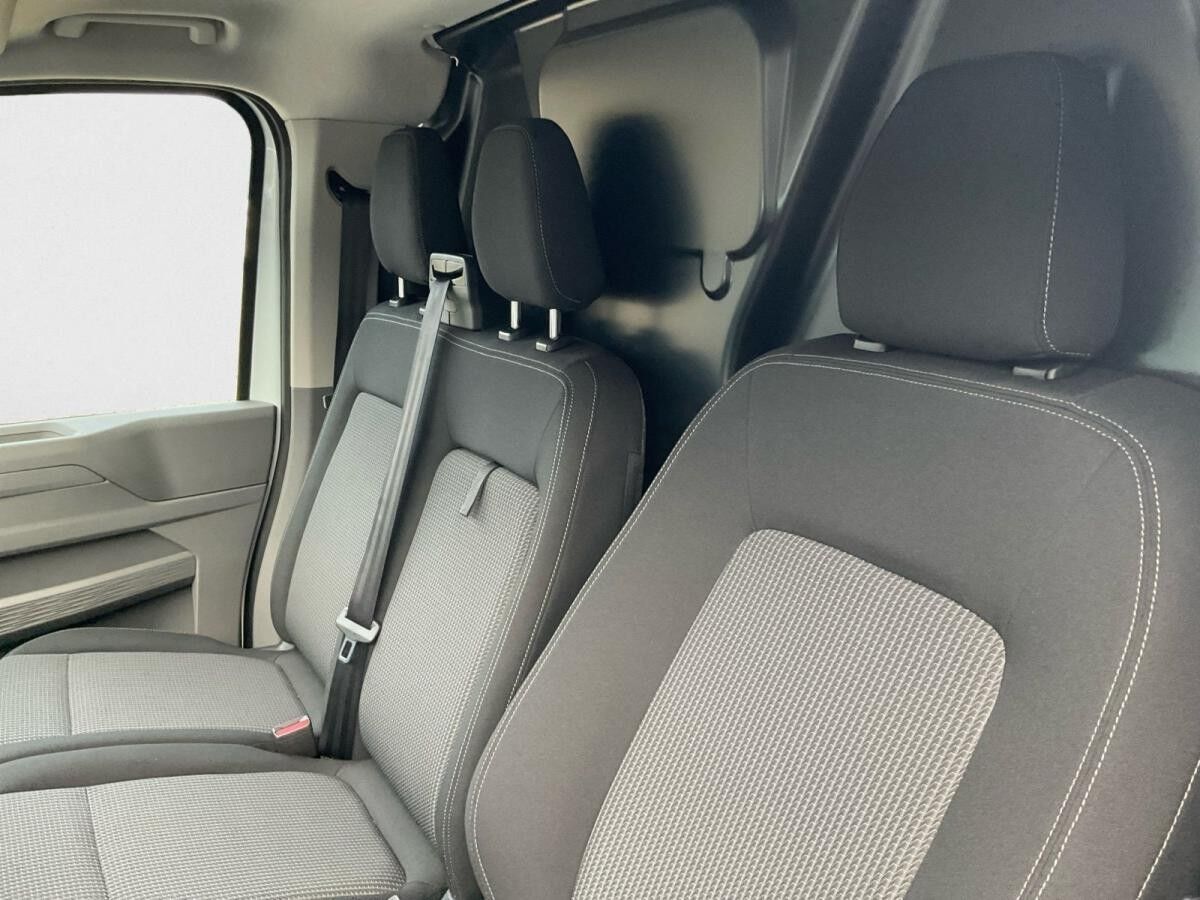 Volkswagen Transporter Kasten 2.0 AHK Kamera LED