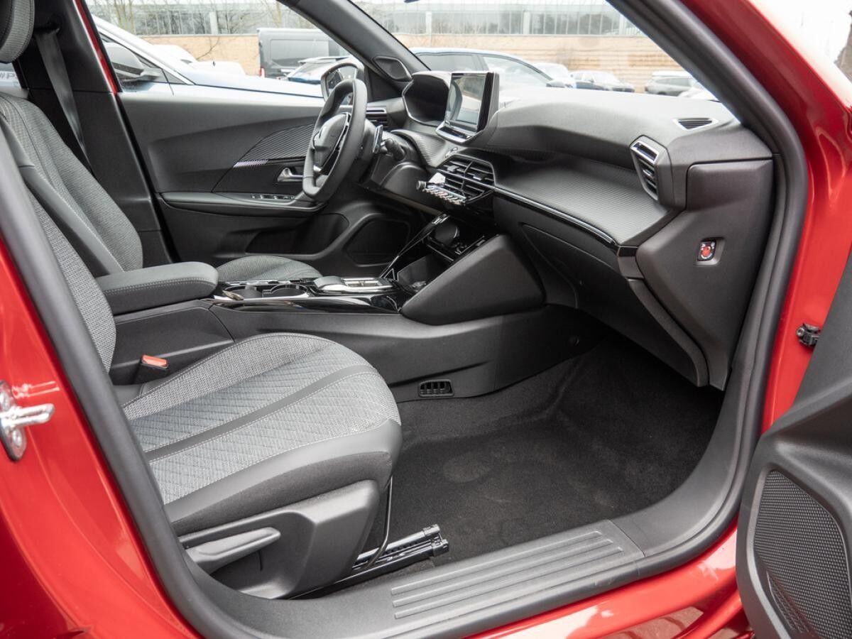 Peugeot 2008 1.2 Hybrid 145 Allure *LAGERABVERKAUF*