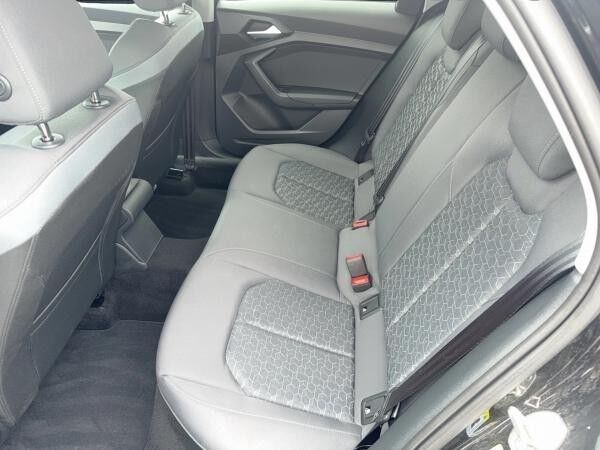 Audi A1 Sportback advanced 30 TFSI S tr. LED ACC 17Ž