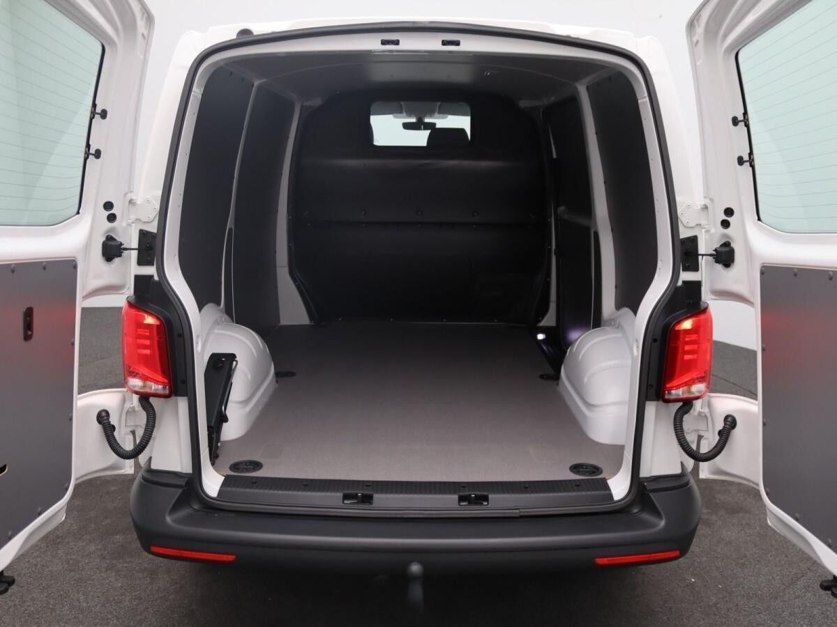Volkswagen T6.1 Transporter / AHK, DAB+, Boden, Klima