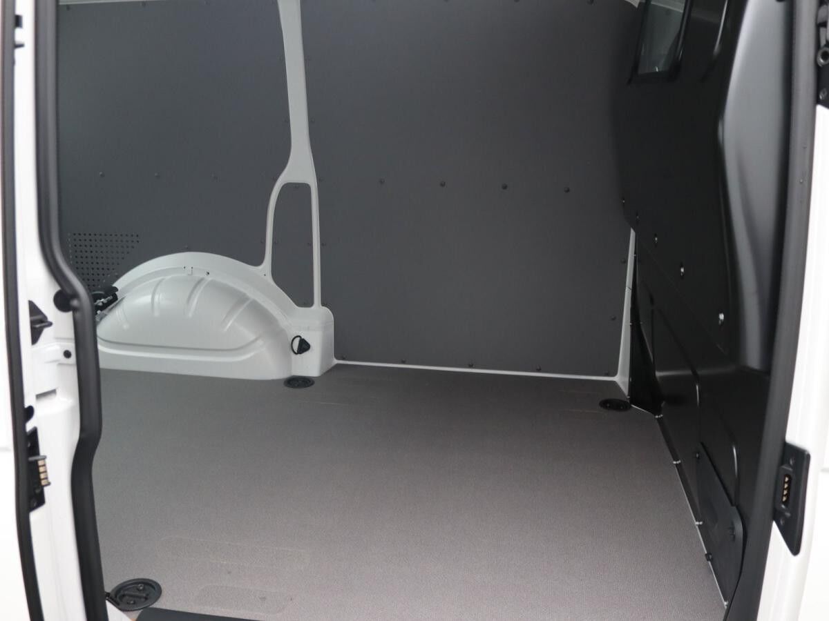 Volkswagen T6.1 Transporter / AHK, DAB+, Boden, Klima