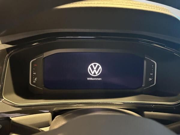 Volkswagen T-Roc Style 2.0 l TDI DSG BLACKSTYLE NAVI KAMERA