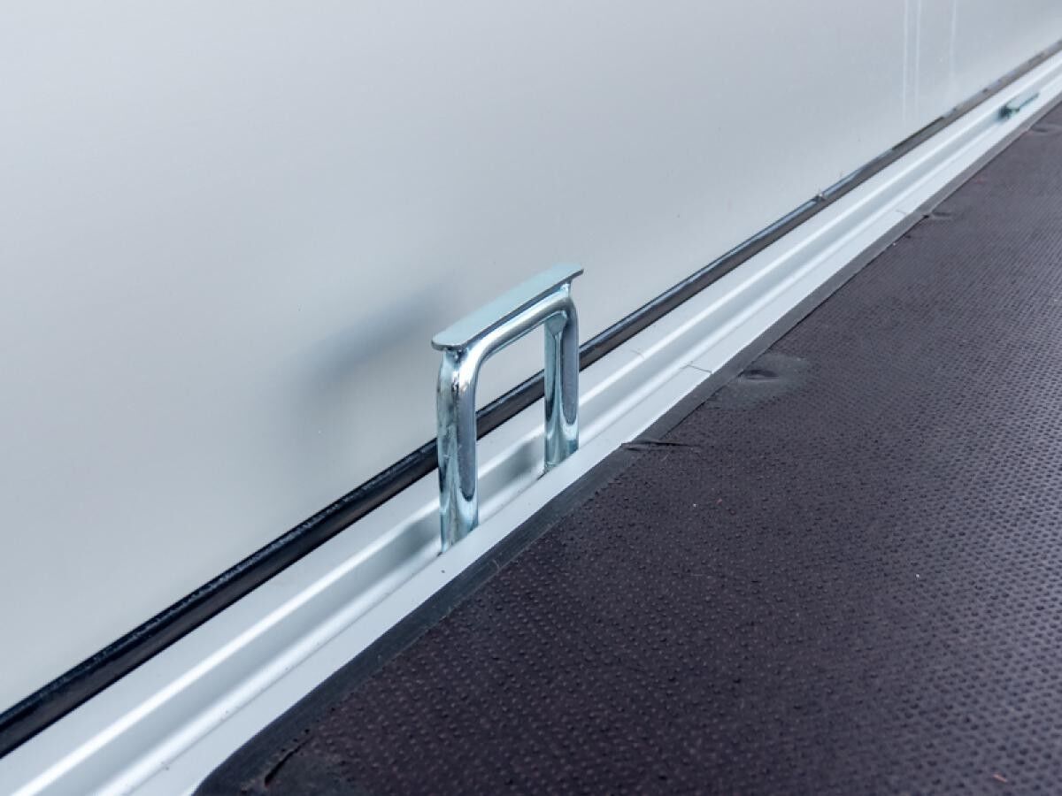 MAXUS Deliver 9 L4 Fahrgestell Pritsche ALU-Aufbau