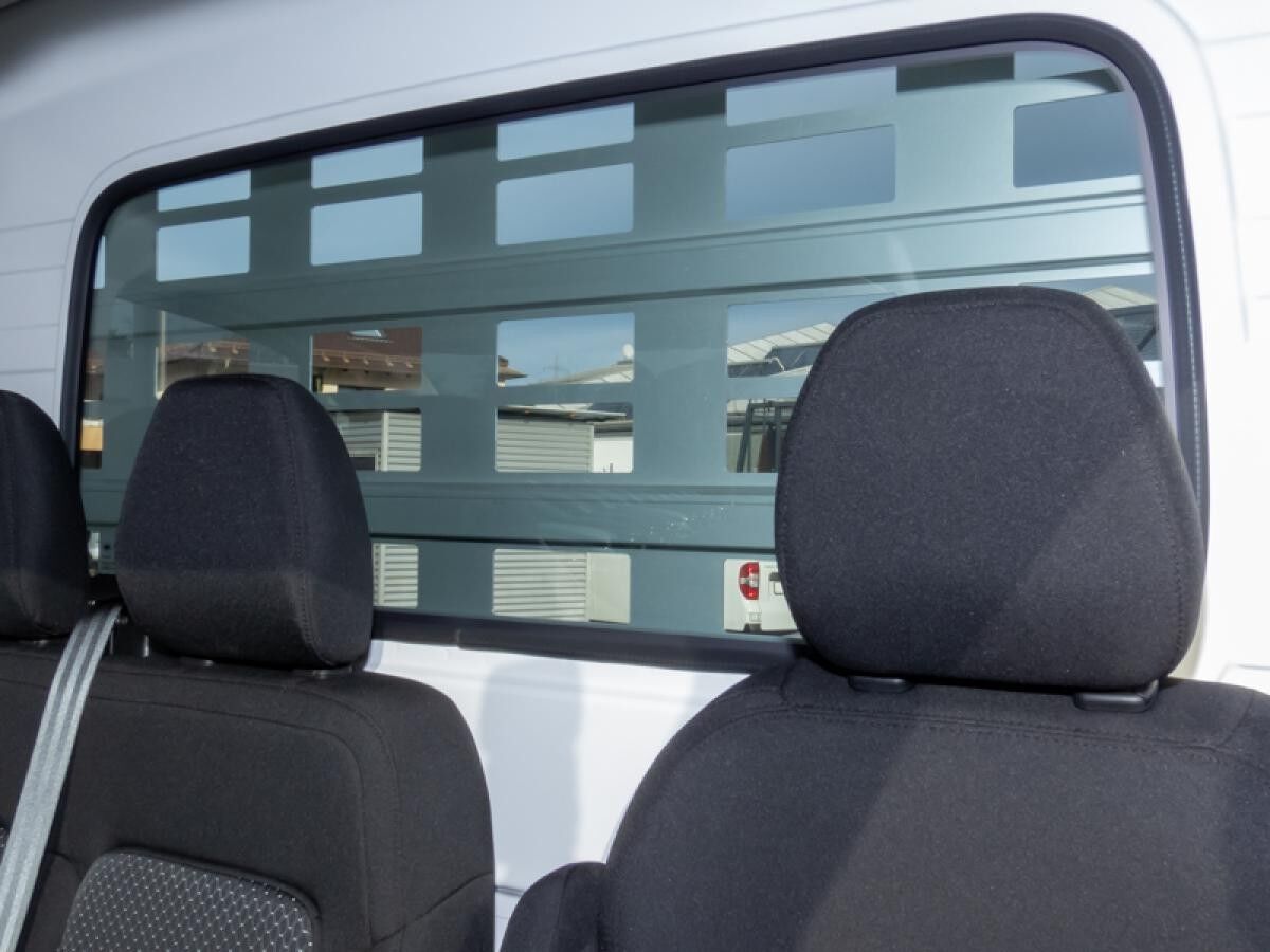 MAXUS Deliver 9 L4 Fahrgestell Pritsche ALU-Aufbau