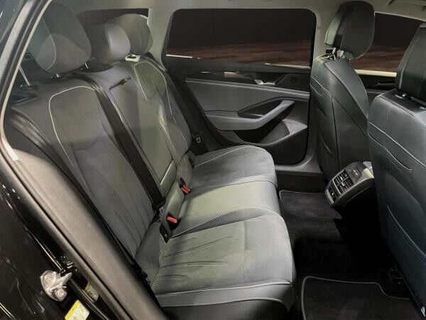 Volkswagen Passat Variant Business 2.0 TDI*DSG*DCC*AHK*HuD